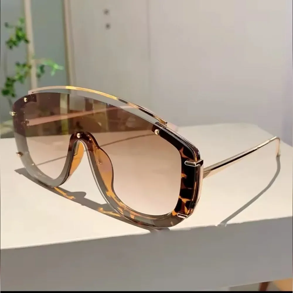 New Tortise Shell Gold Modern Sunglasses Luxury Designer Style